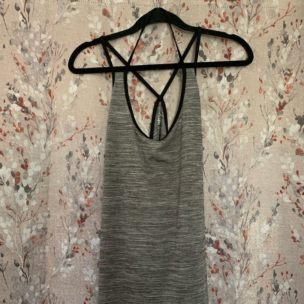 Champion workout tank! Perfect for allowing your arms range of motion!